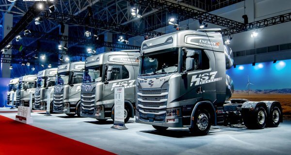 Dongfeng Huashen Heavy-Duty Truck HS7 Product Launch